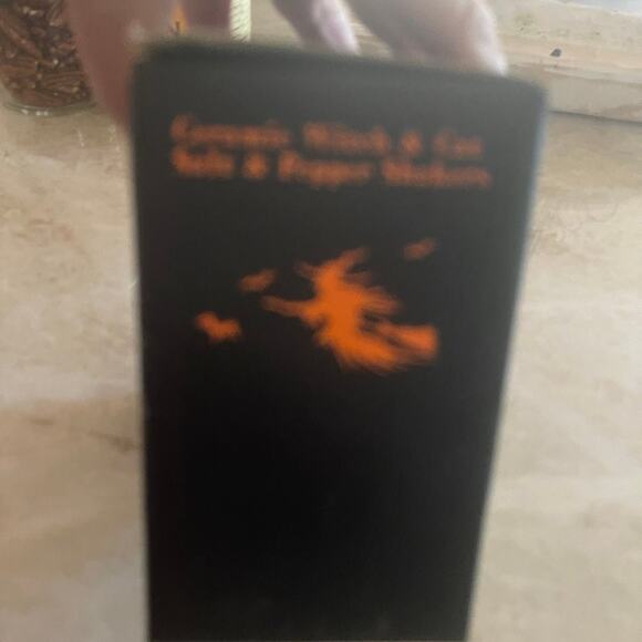 Halloween salt and pepper shakers New in Box - Picture 3 of 5